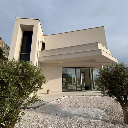 Nolandia Villa